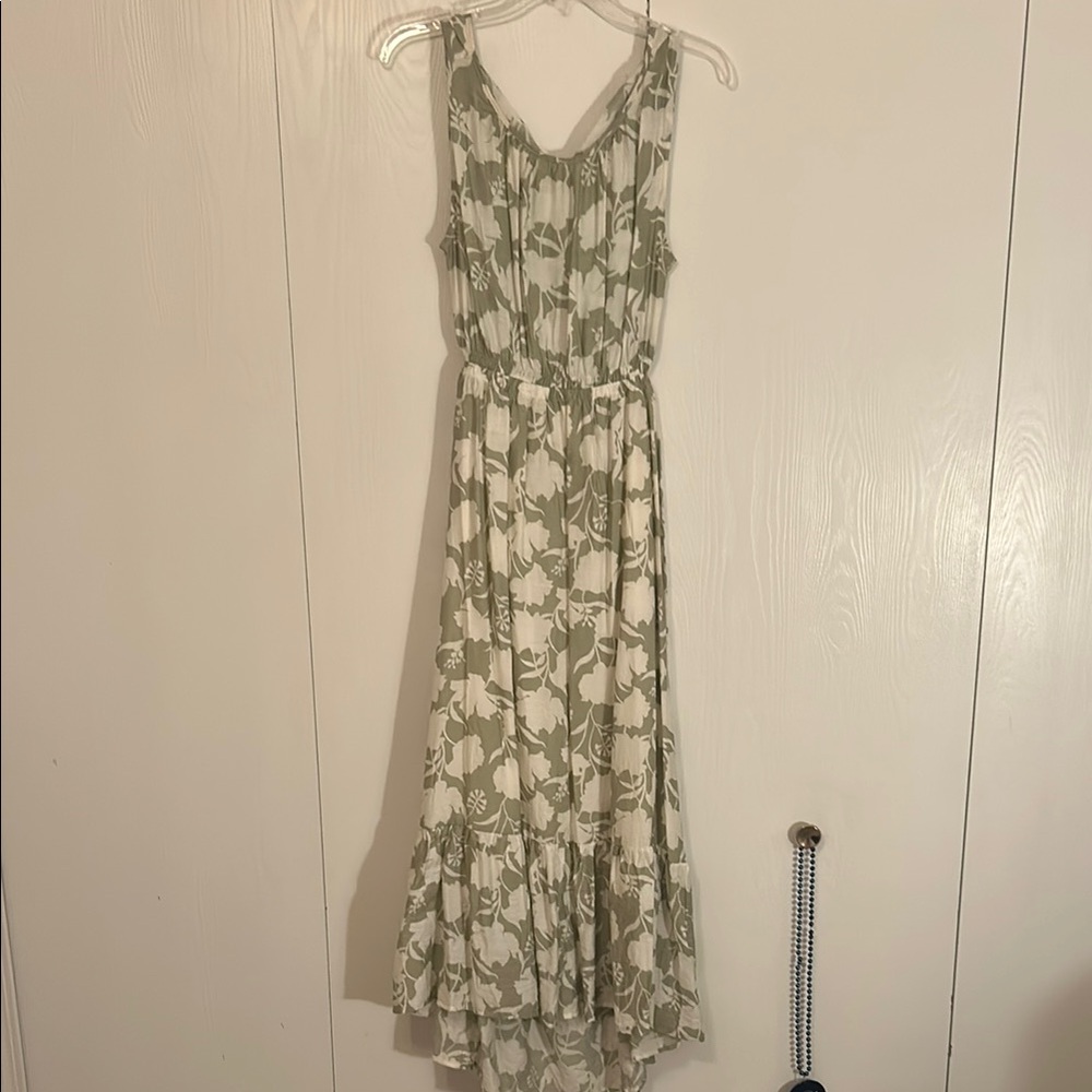 Green Floral Open back Maxi Dress